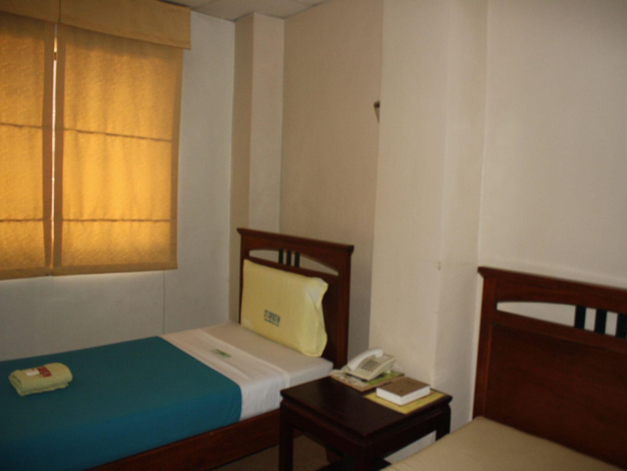 אילוילו City Corporate Inn מראה חיצוני תמונה