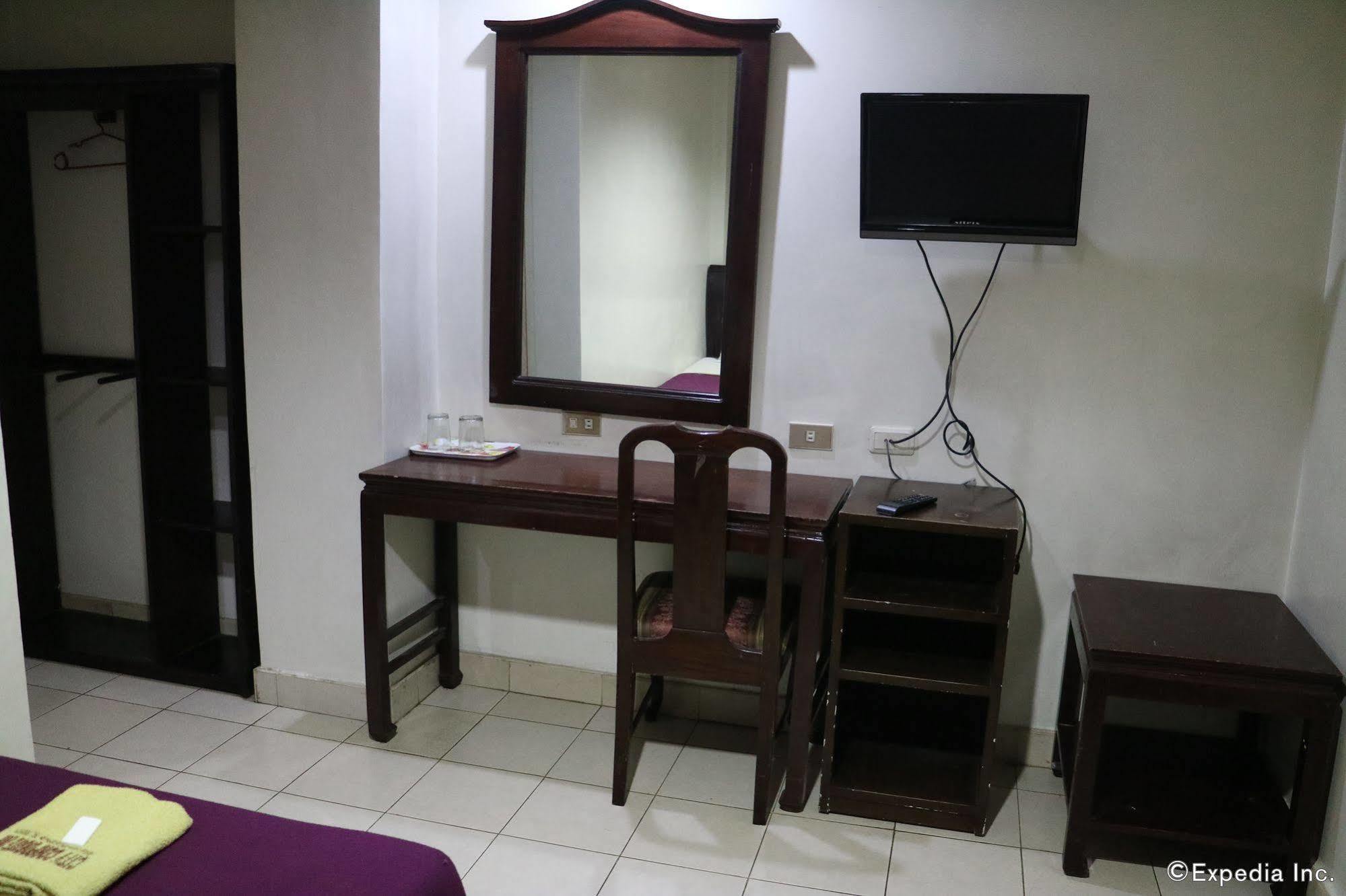 אילוילו City Corporate Inn מראה חיצוני תמונה