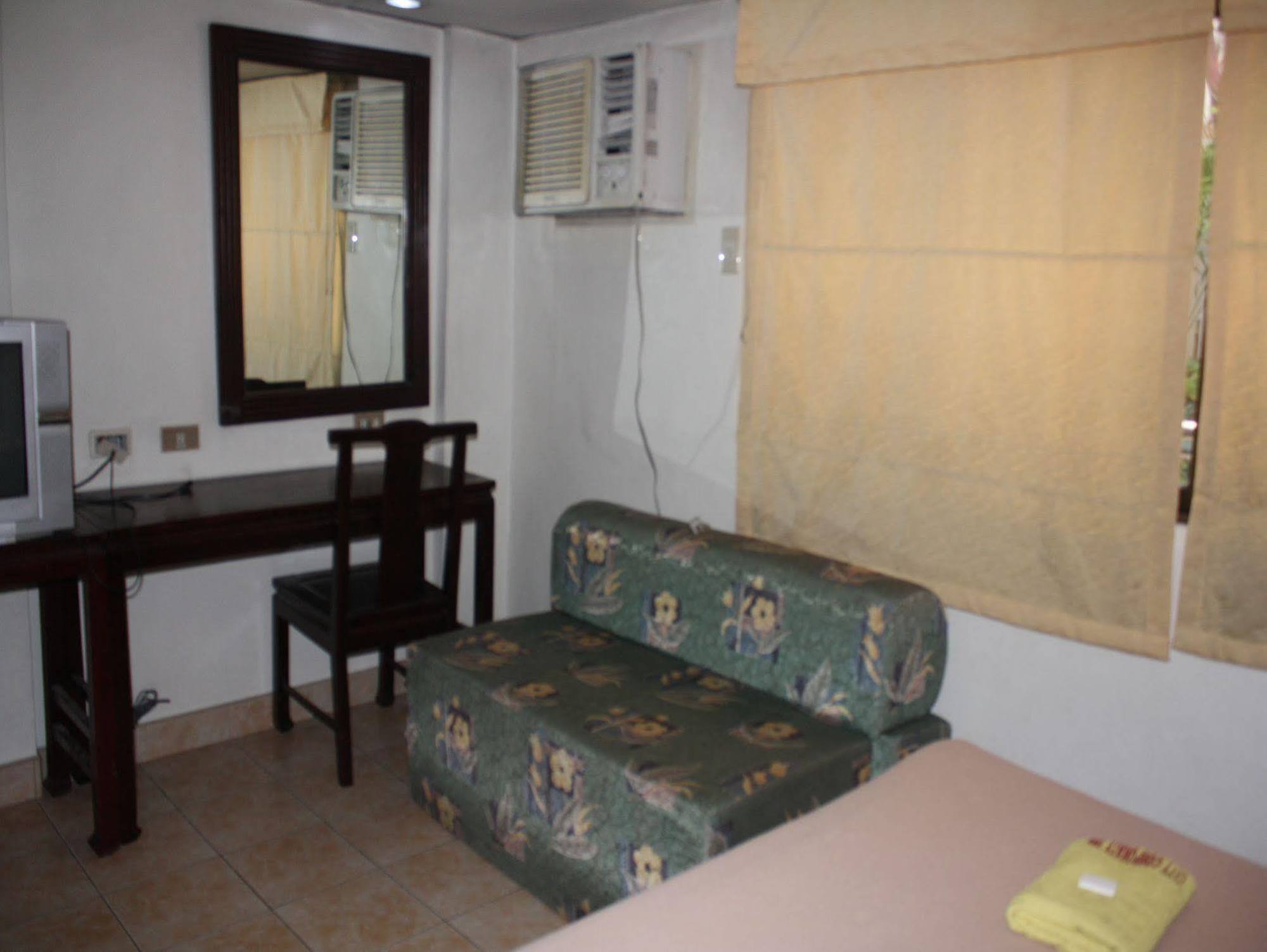 אילוילו City Corporate Inn מראה חיצוני תמונה