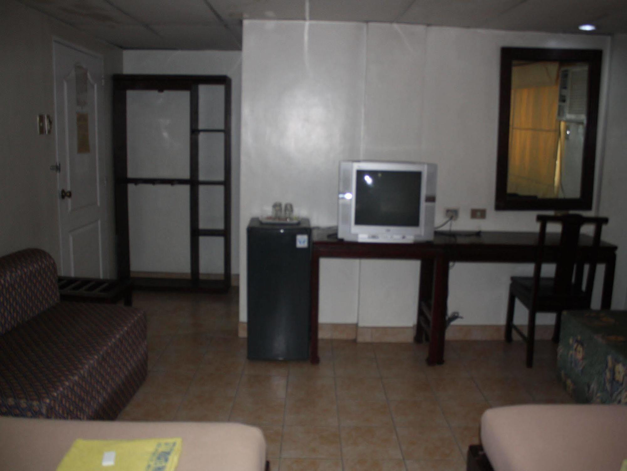 אילוילו City Corporate Inn מראה חיצוני תמונה
