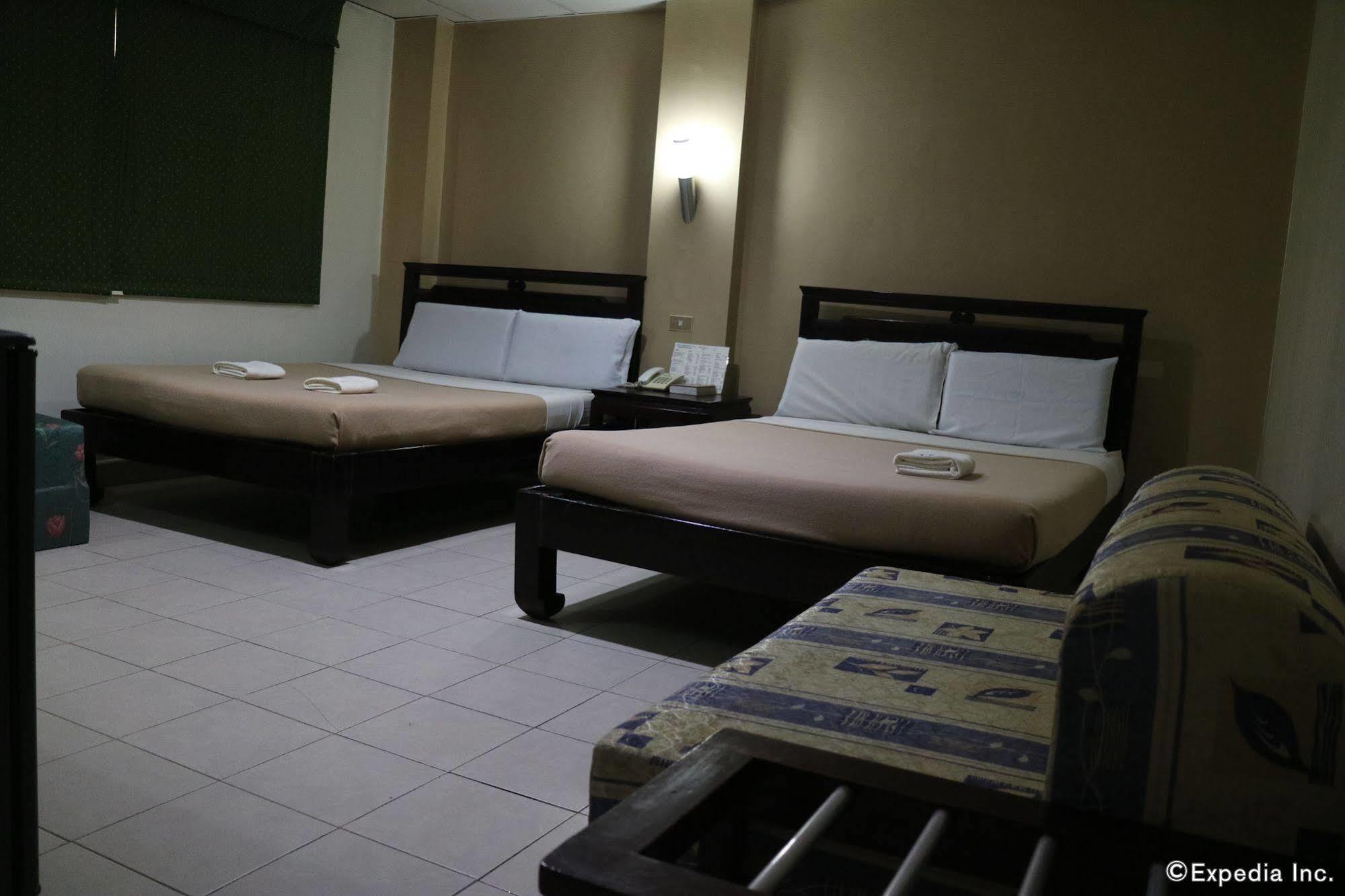 אילוילו City Corporate Inn מראה חיצוני תמונה