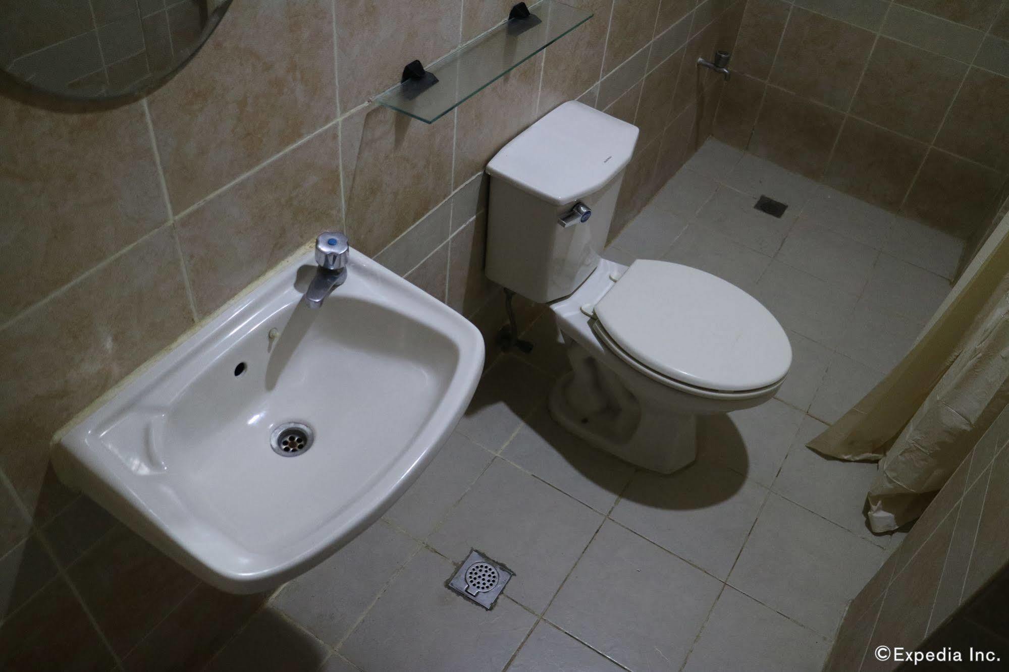 אילוילו City Corporate Inn מראה חיצוני תמונה