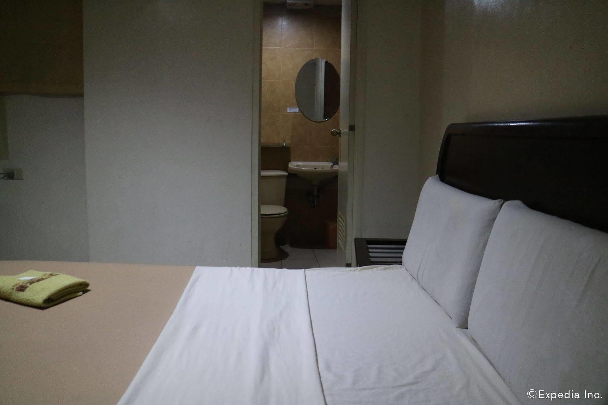 אילוילו City Corporate Inn מראה חיצוני תמונה