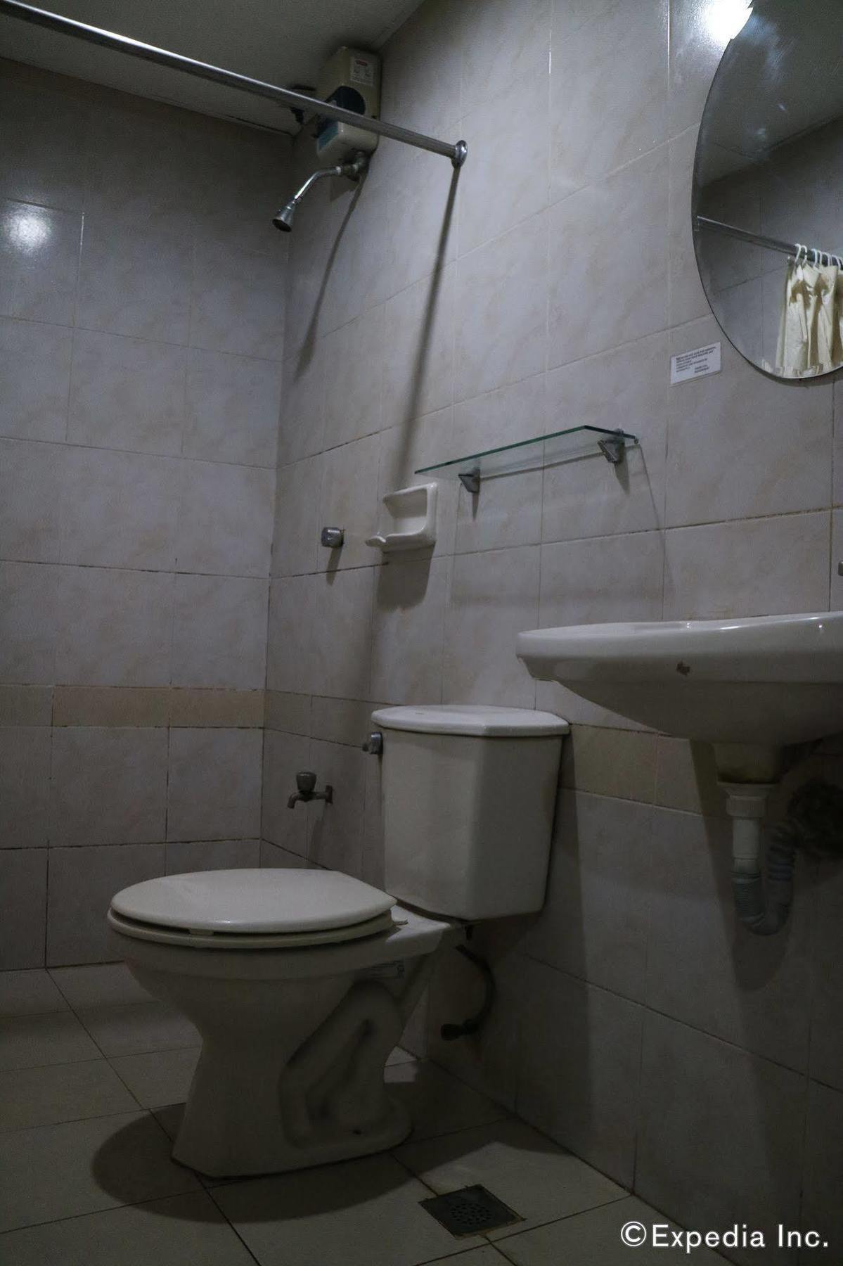 אילוילו City Corporate Inn מראה חיצוני תמונה