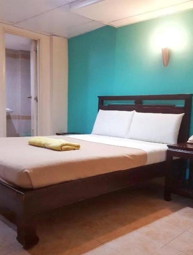 אילוילו City Corporate Inn מראה חיצוני תמונה